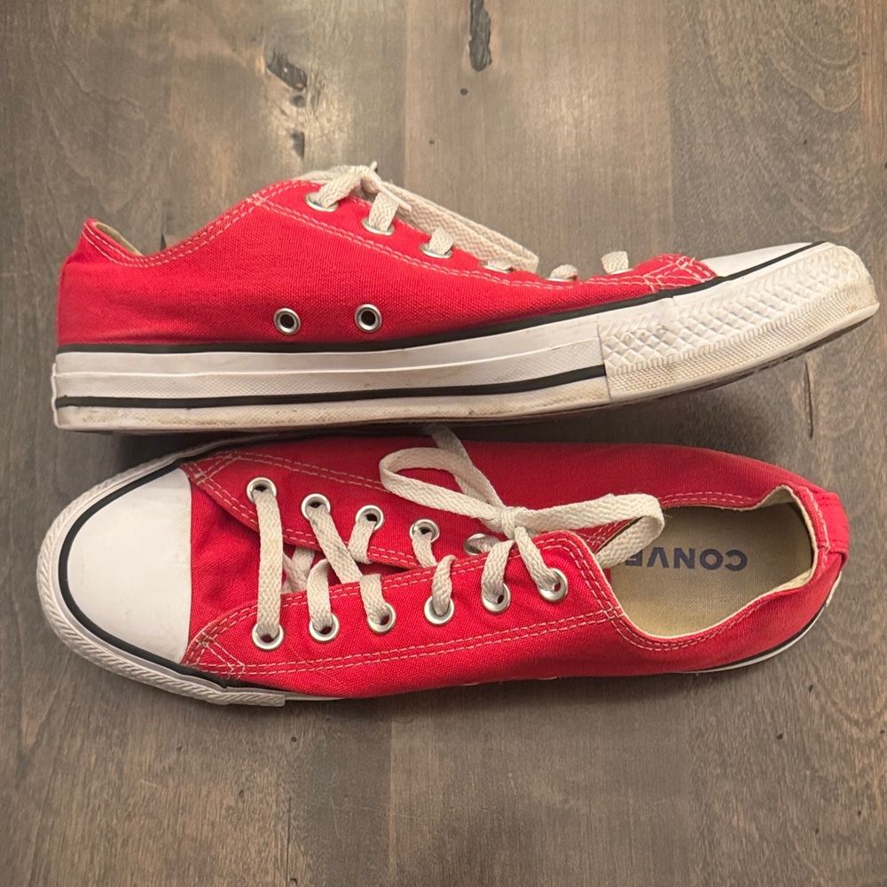 Converse Chuck Taylor All Stars Red Canvas Low-Top Sneakers - women’s 10/men’s 8 - Picture 3 of 6